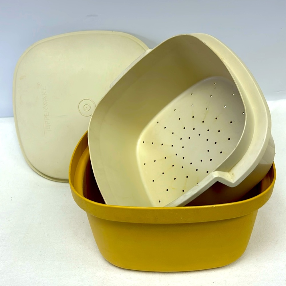 Vintage  3 piece Tupperware harvest gold microwave rice/veggie steamer